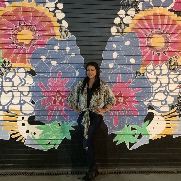 Meet your Posher, Jessica - Picture 1 of 1